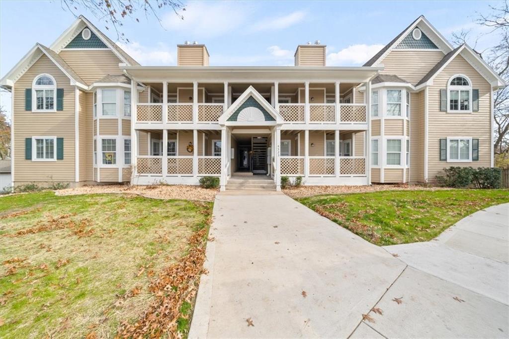 Middle School Complx Real Estate Listings Main Image