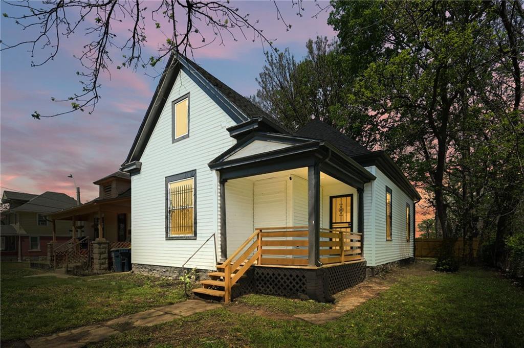 3202 E 21st Street Property Photo