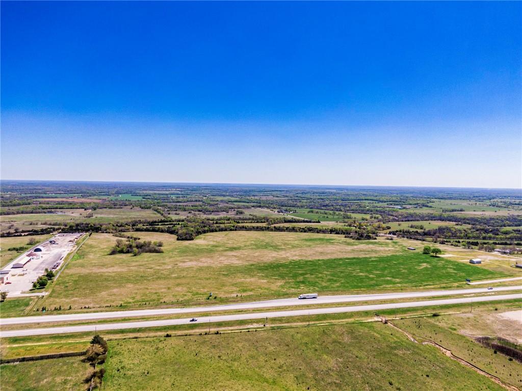 841 69 Highway Property Photo 3