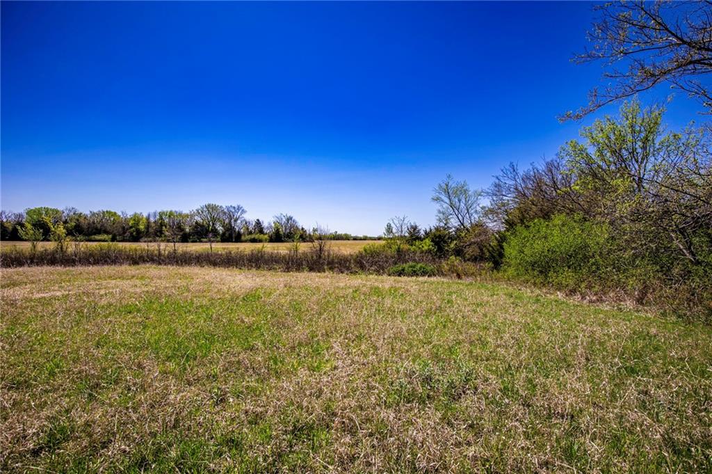 841 69 Highway Property Photo 16