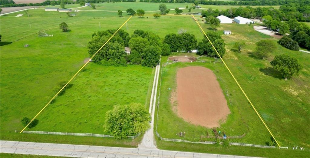 20875 Mission Road Property Photo 3