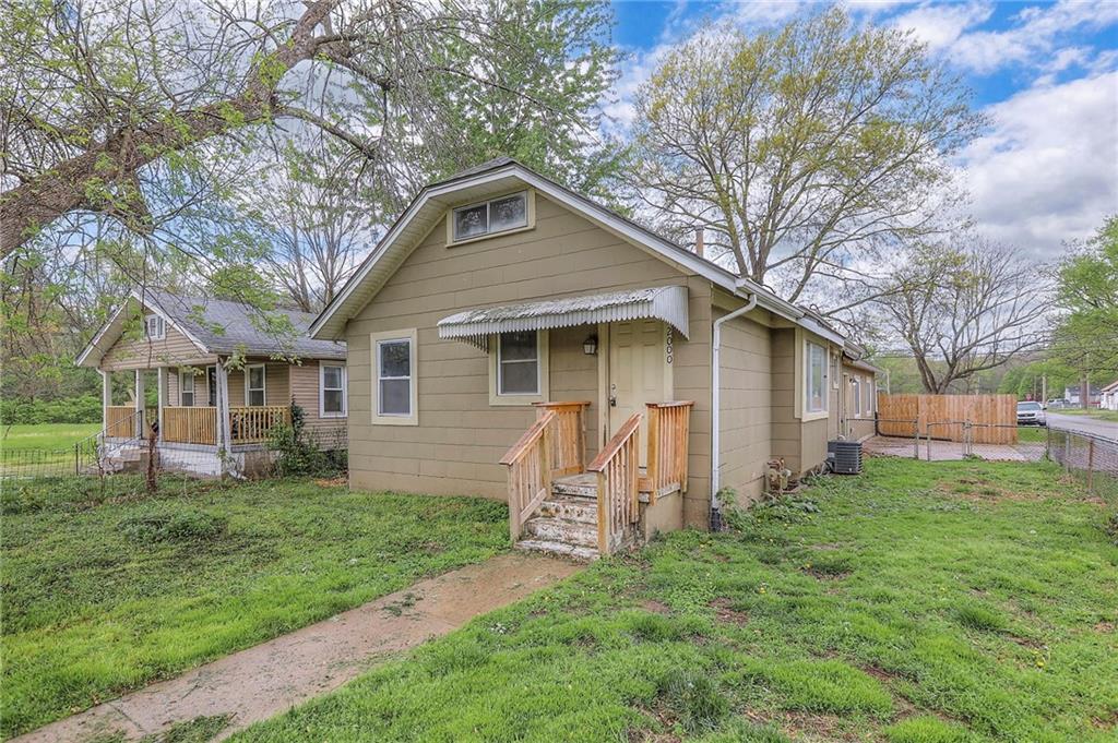 2000 S Overton Avenue Property Photo