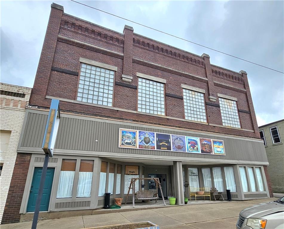 120 E Maple Street