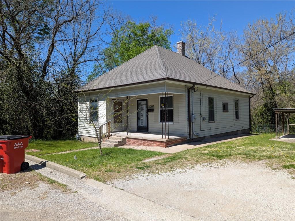 1305 Clinton Street Property Photo