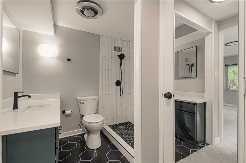 4550 Warwick Boulevard Property Photo 36