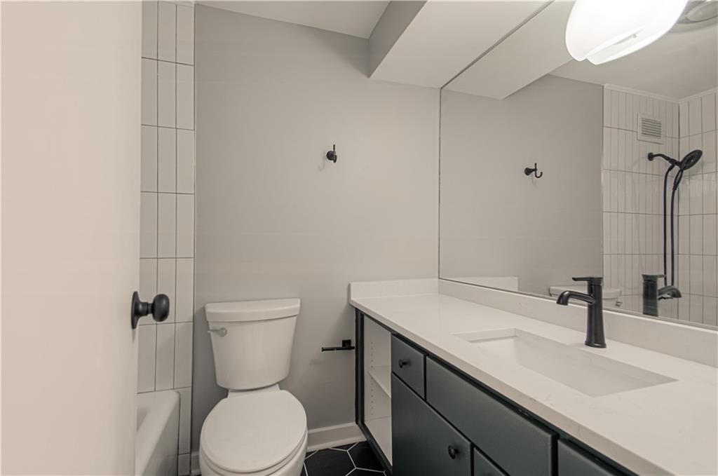 4550 Warwick Boulevard Property Photo 40
