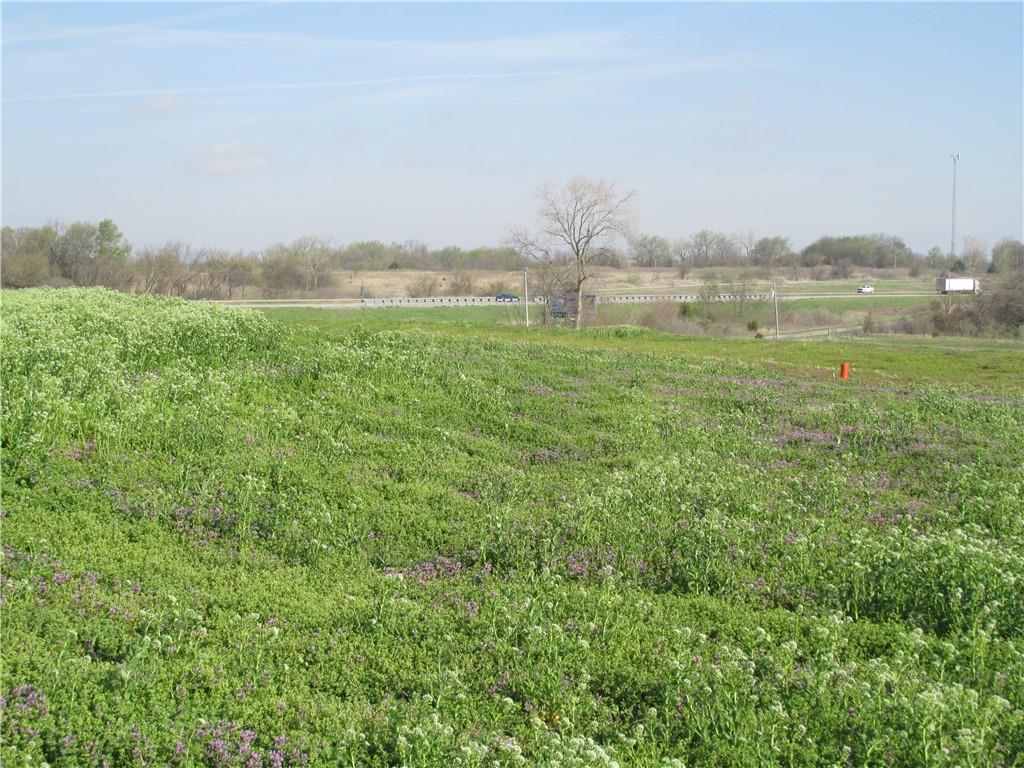 Ne Hinchey Lane Property Photo 3