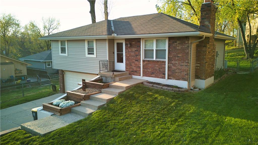 5810 Ne 43rd Terrace Property Photo 1