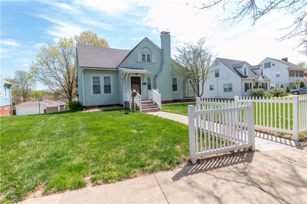 2021 Lovers Lane Property Photo