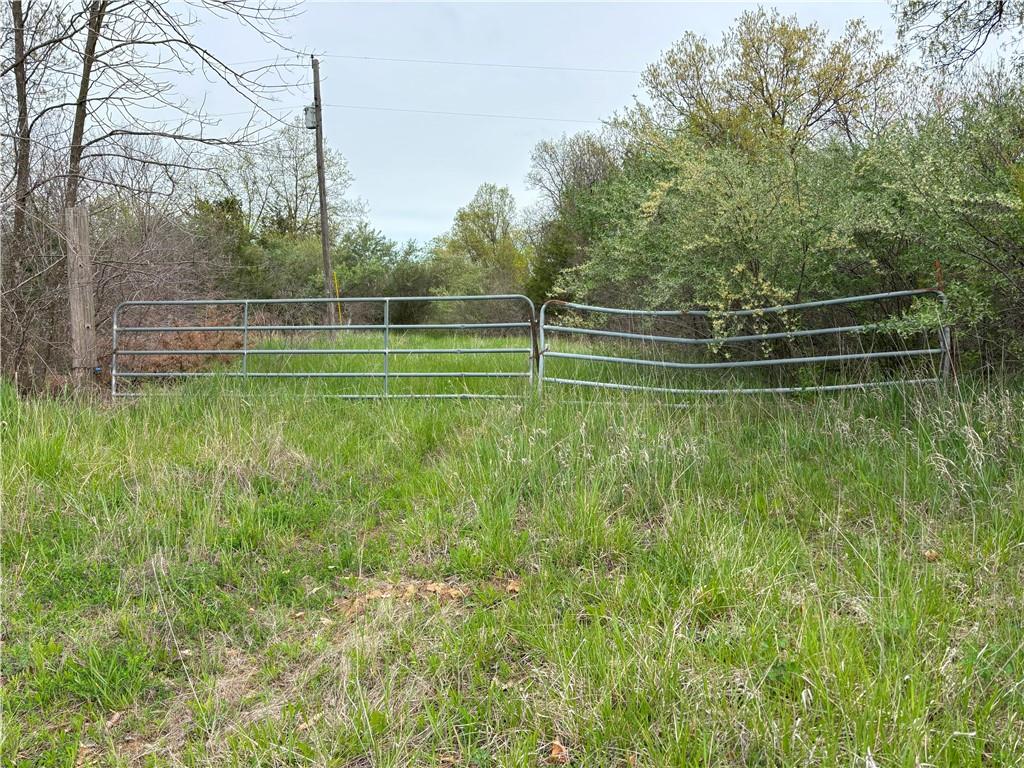 Desoto Avenue Property Photo 5
