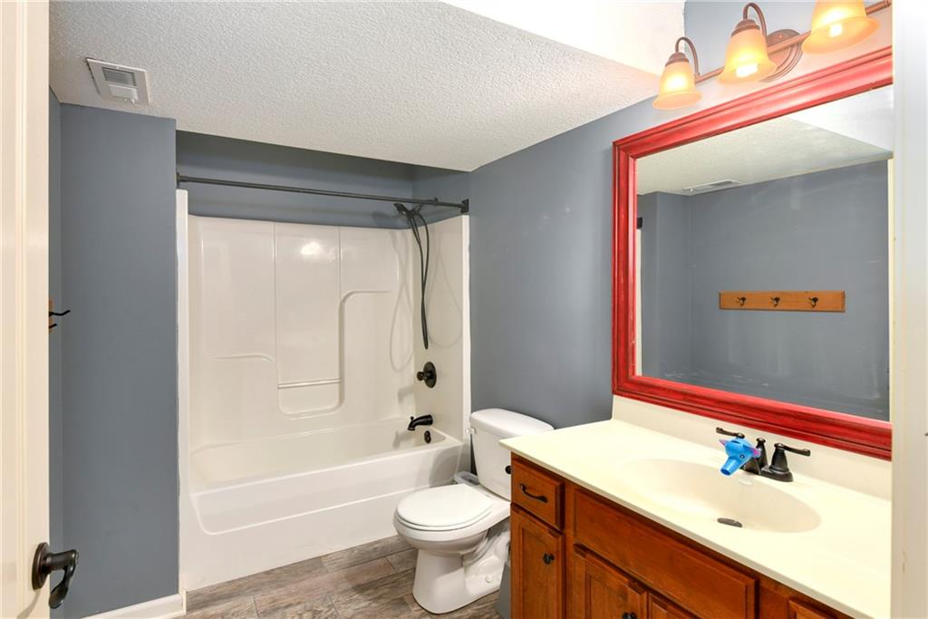 2136 Alder Street Property Photo 19