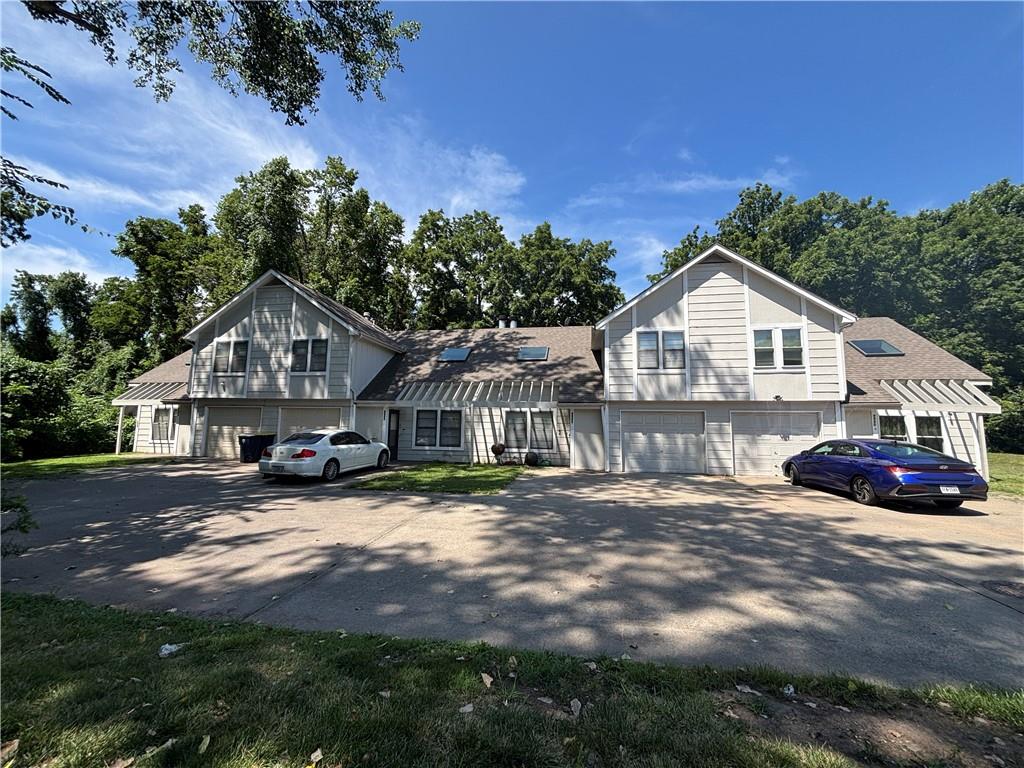 9940 Locust Street Property Photo