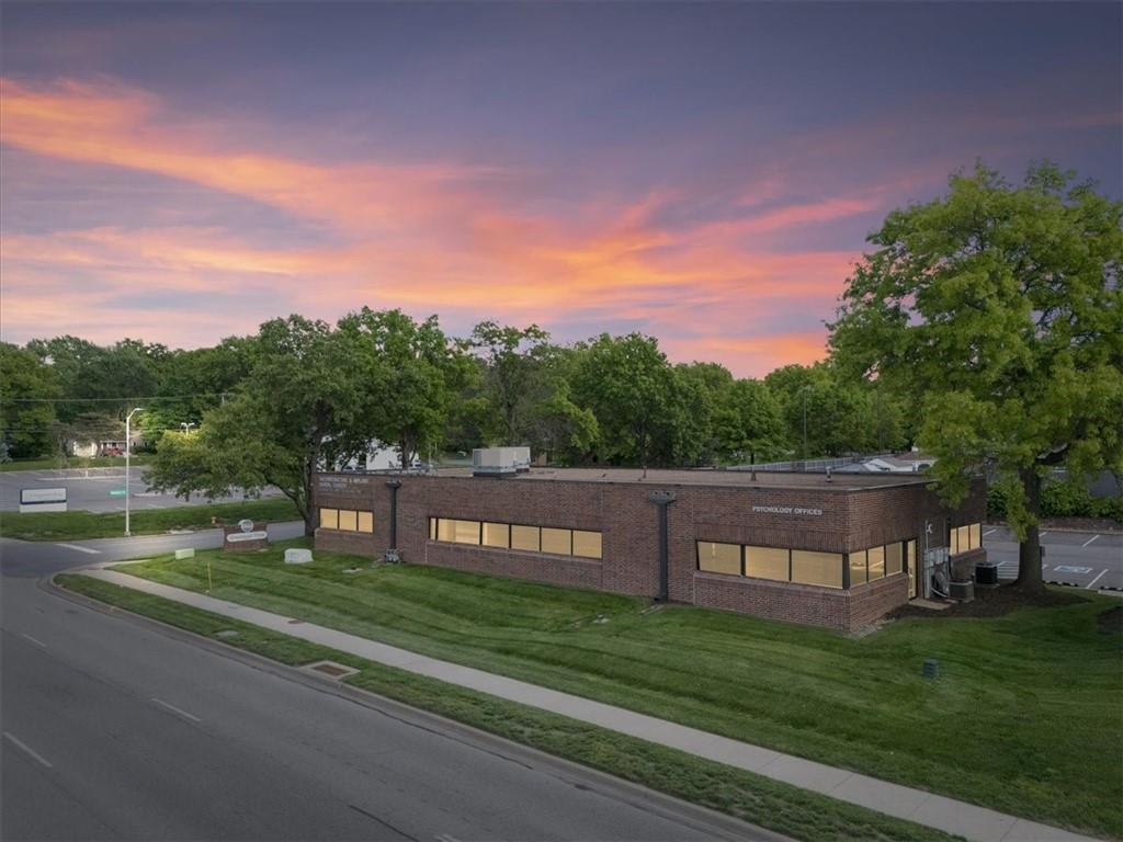 10801 W 87th Street Property Photo