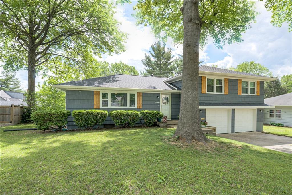 3107 S Northern Boulevard Property Photo 1