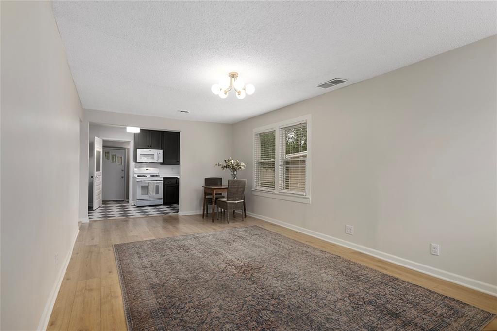 4437 N Jackson Avenue Property Photo