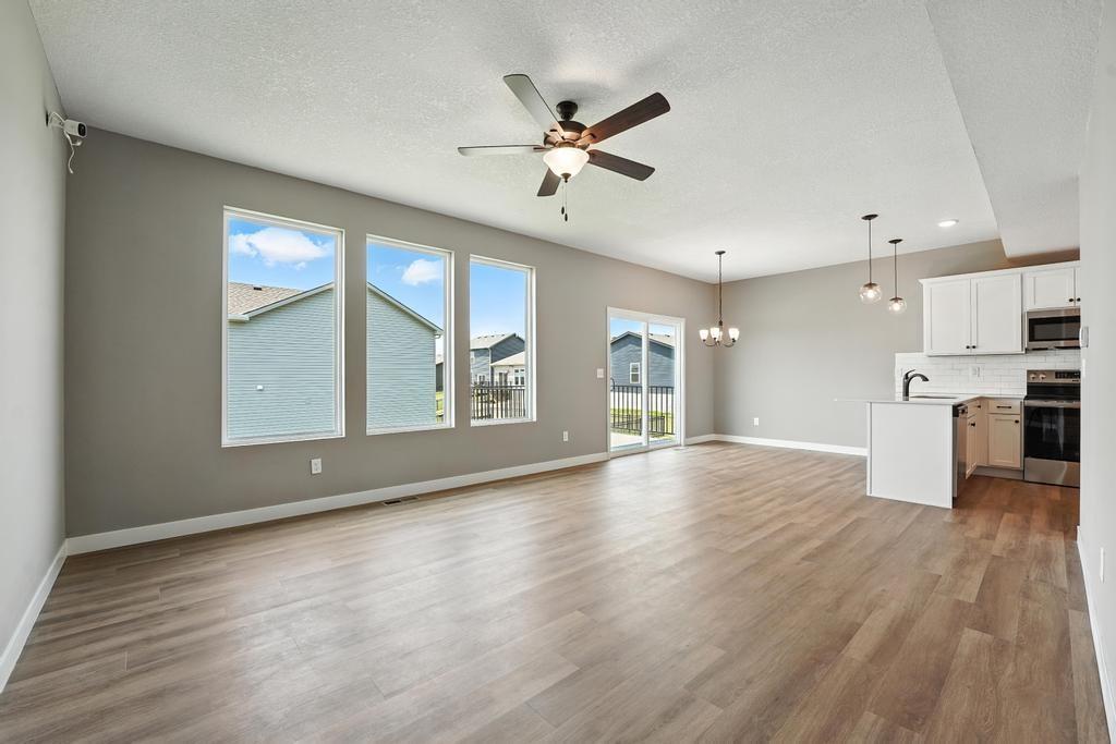 12512 S Parkwood Lane Property Photo 2
