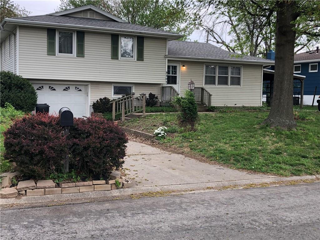 3305 S 33rd Terrace Property Photo