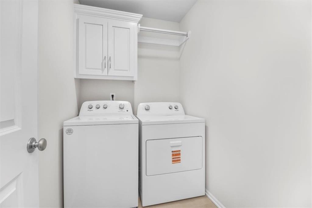417 Se Maxwell Drive Property Photo 18