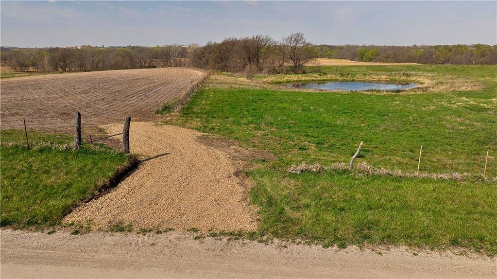 Northwest Old Cemetery Road Property Photo