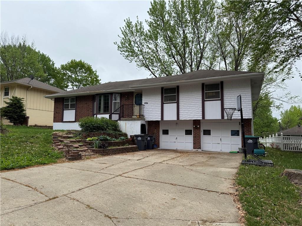 404 Ne Lee Drive Property Photo