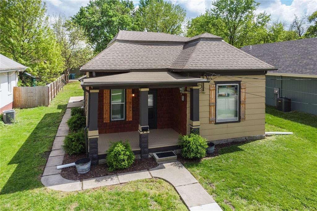 729 Brown Avenue Property Photo 1