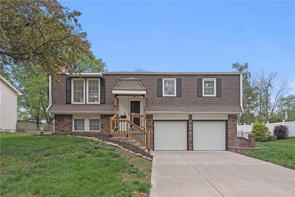 1704 W Normandy Drive Property Photo 1