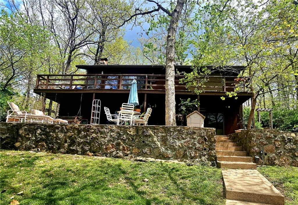 589 Cable Point Road Property Photo 1
