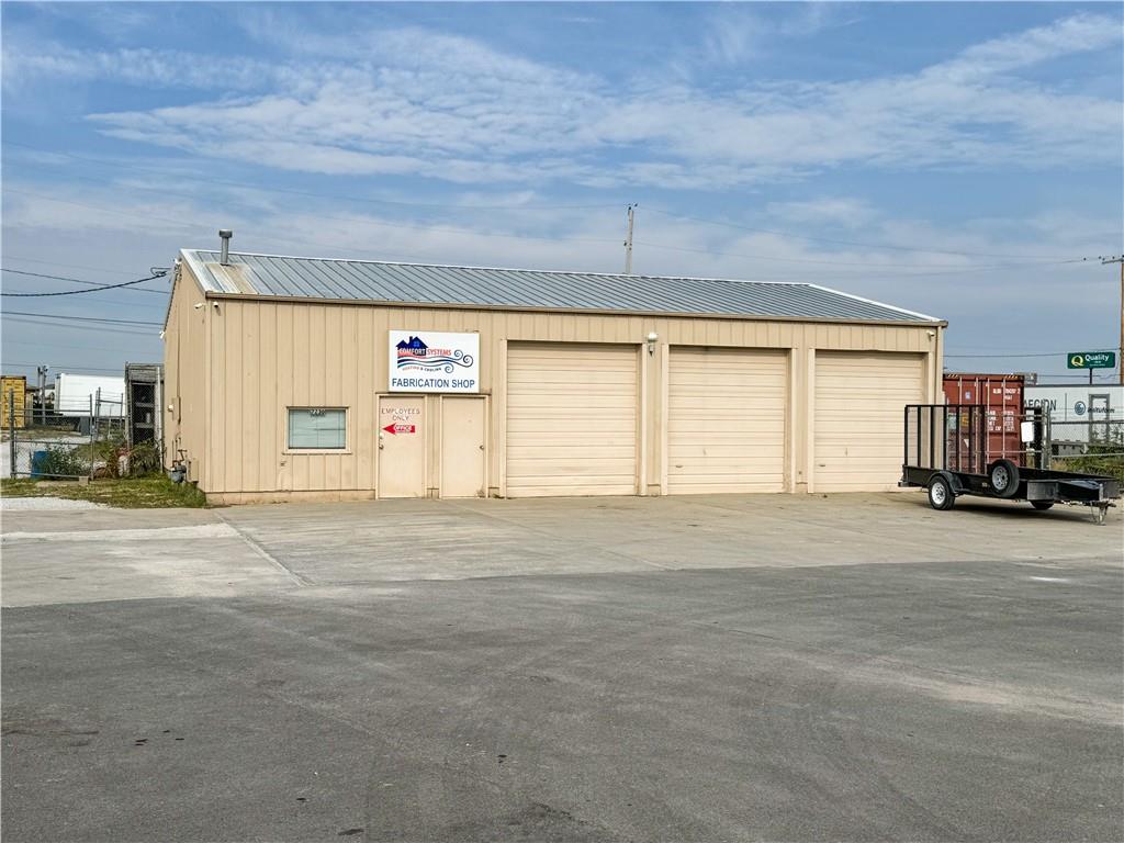 17229-17230 Bel Ray Place Property Photo