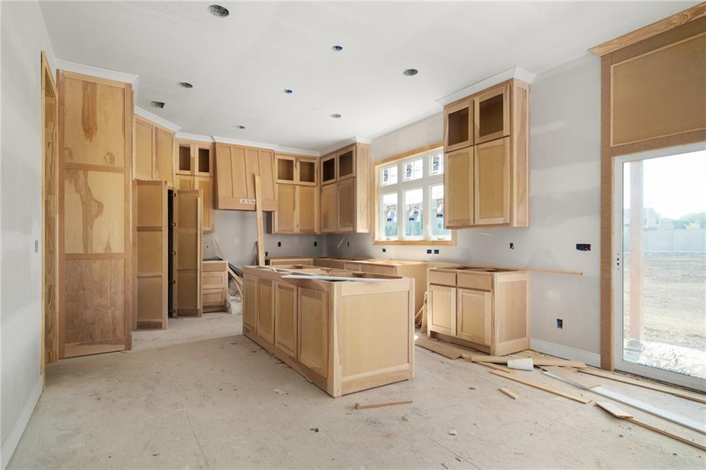 25031 W 141st Street Property Photo 9