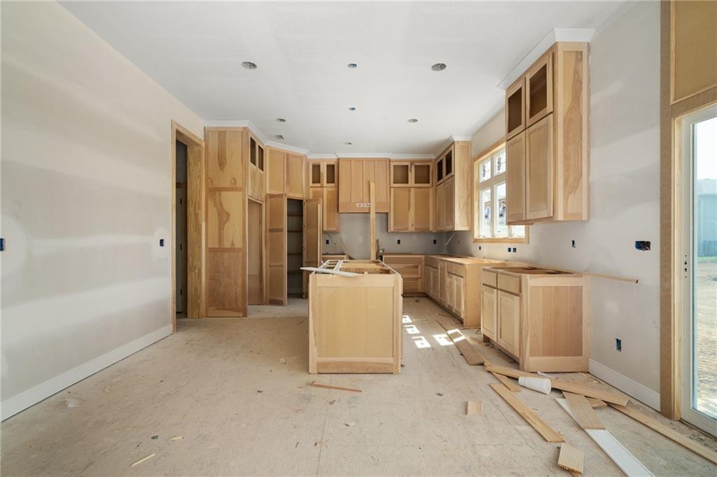 25031 W 141st Street Property Photo 10
