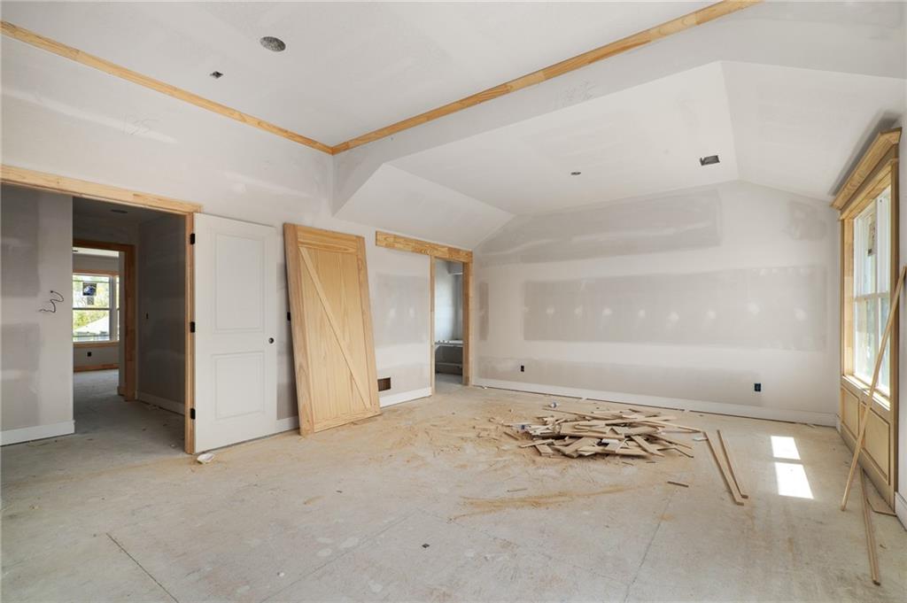 25031 W 141st Street Property Photo 12