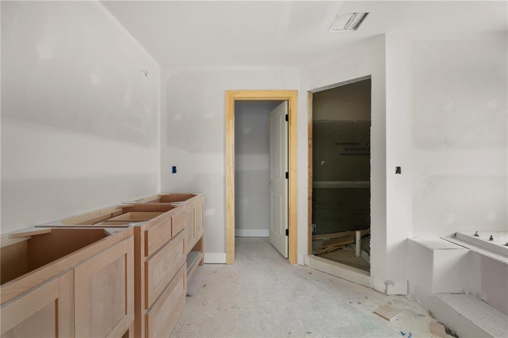 25031 W 141st Street Property Photo 13