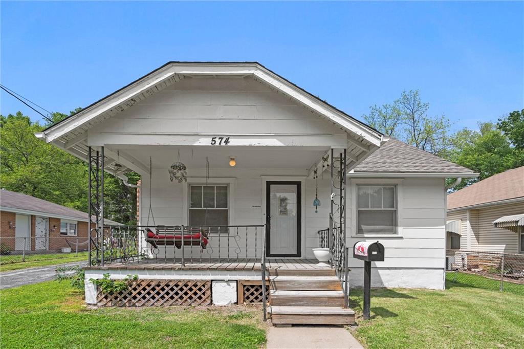 574 S Overton Avenue Property Photo