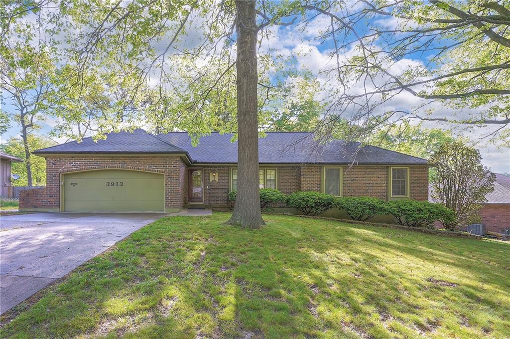 3913 Stonewall Avenue Property Photo 1