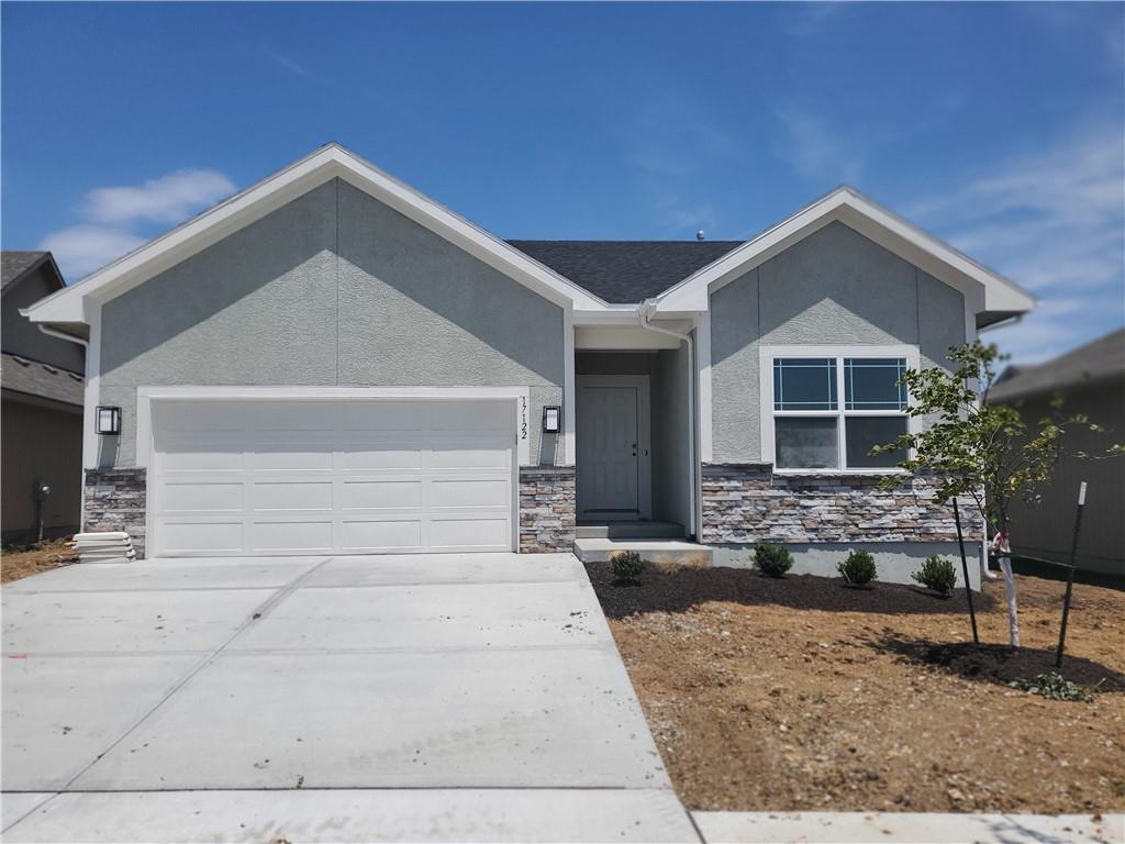 17122 W 168th Place Property Photo 2