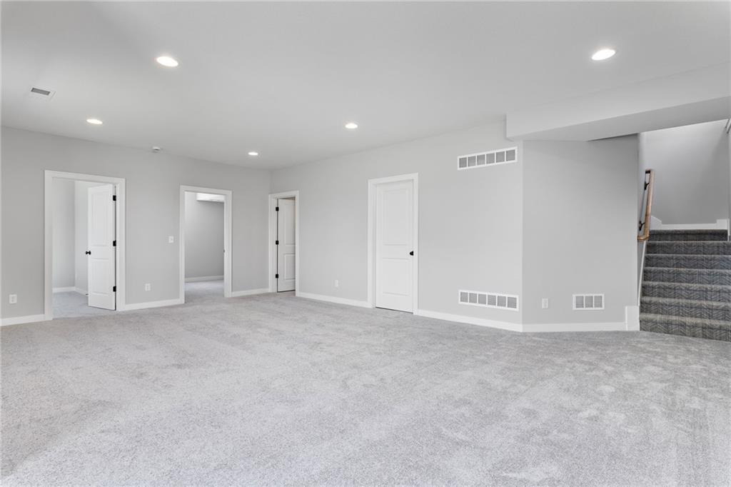 17122 W 168th Place Property Photo 38