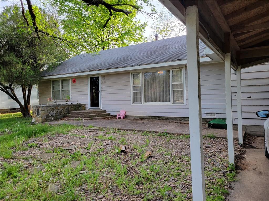 609 S Ridge Street Property Photo 1