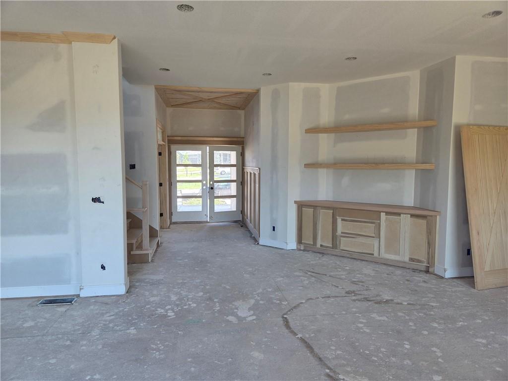 17431 W 169th Terrace Property Photo 4