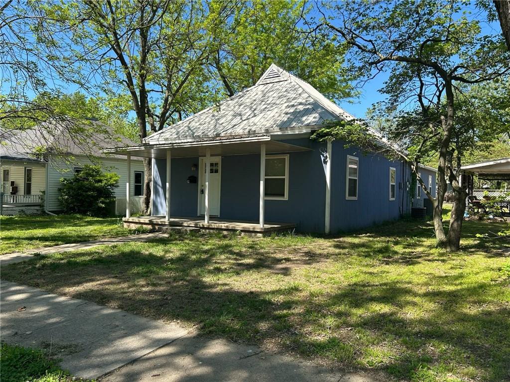 412 S First Street Property Photo 1
