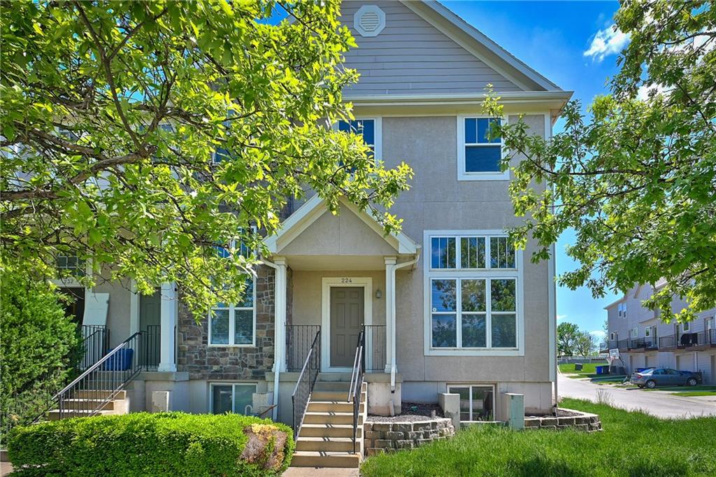 224 N Hedge Lane