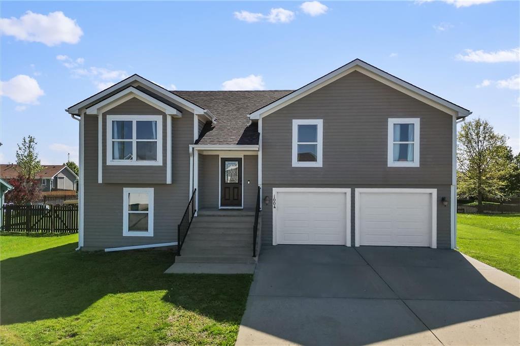 1004 Timberline Drive Property Photo 1