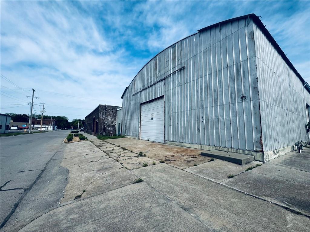 118 S Locust Street Property Photo