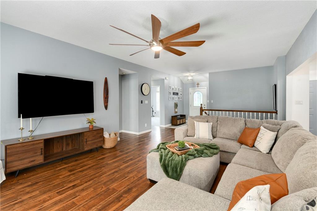 571 Hithergreen Drive Property Photo 10