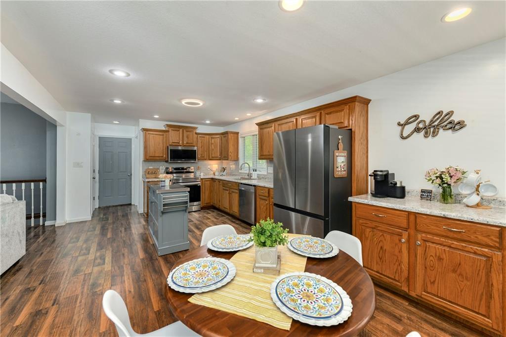 571 Hithergreen Drive Property Photo 17