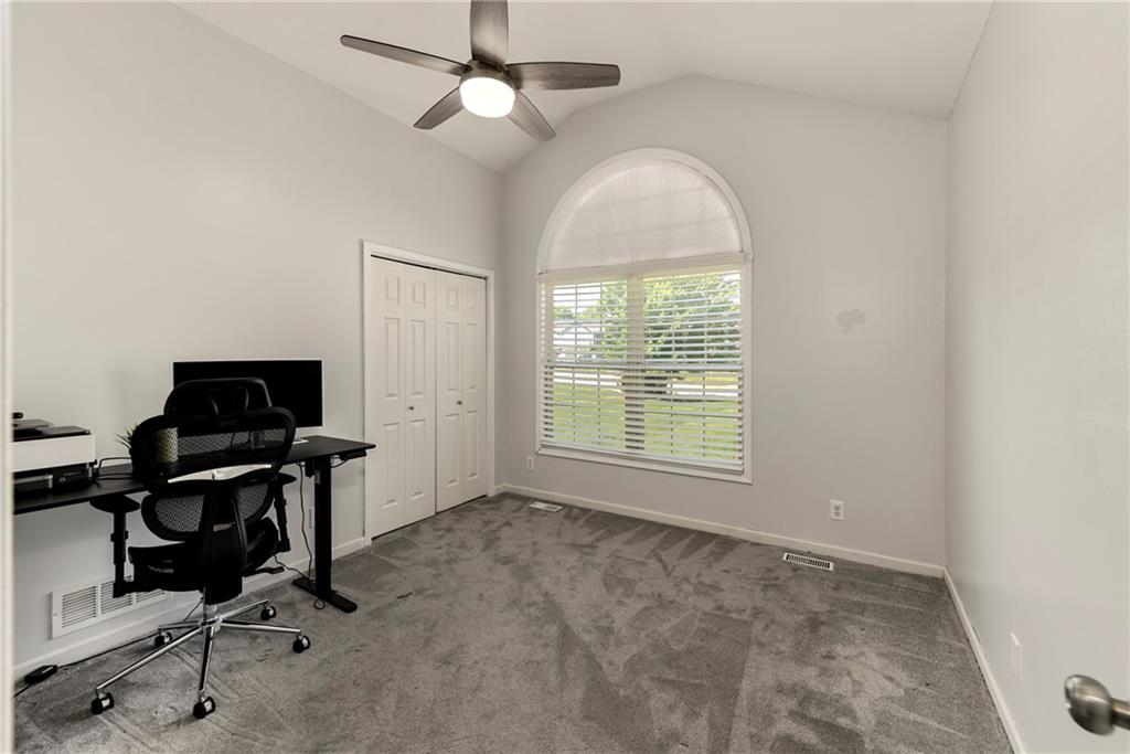 571 Hithergreen Drive Property Photo 25