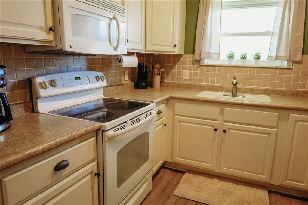 7166 State Route T Highway Property Photo 1