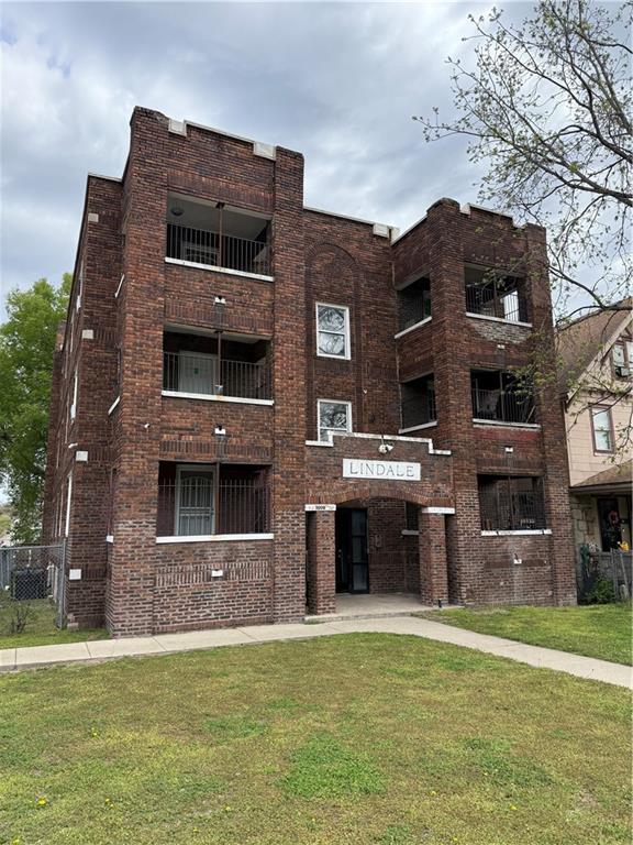3000 E Linwood Boulevard Property Photo 1