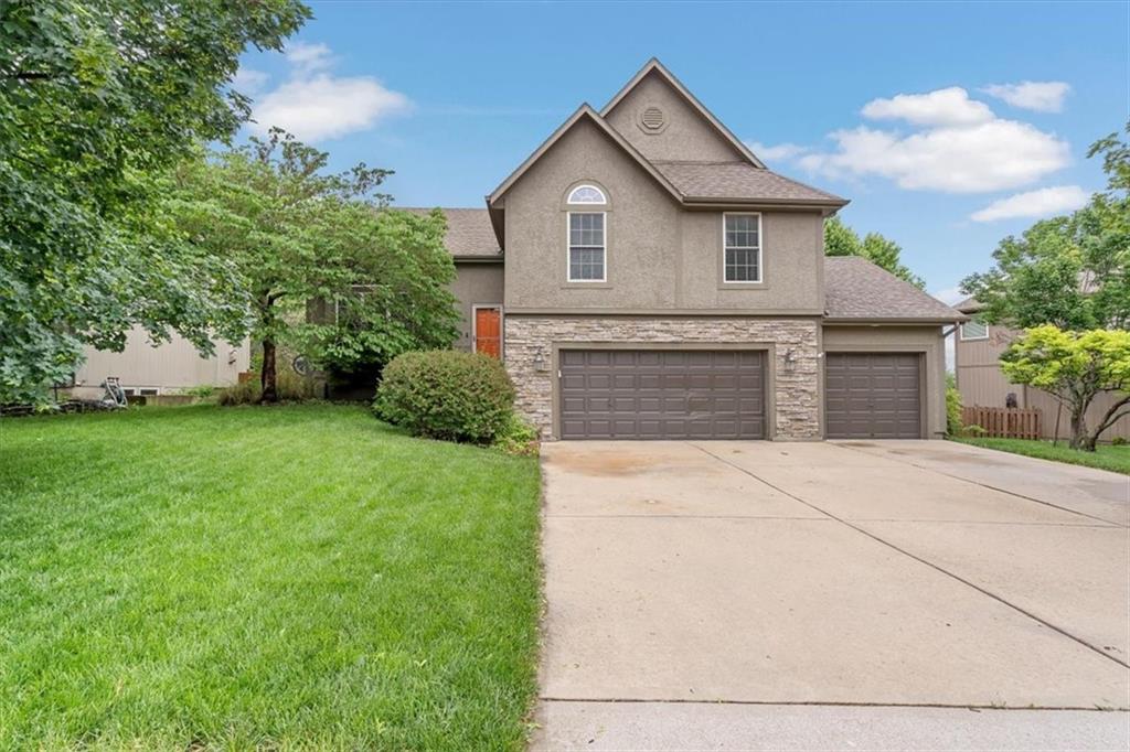 7020 Round Prairie Street Property Photo