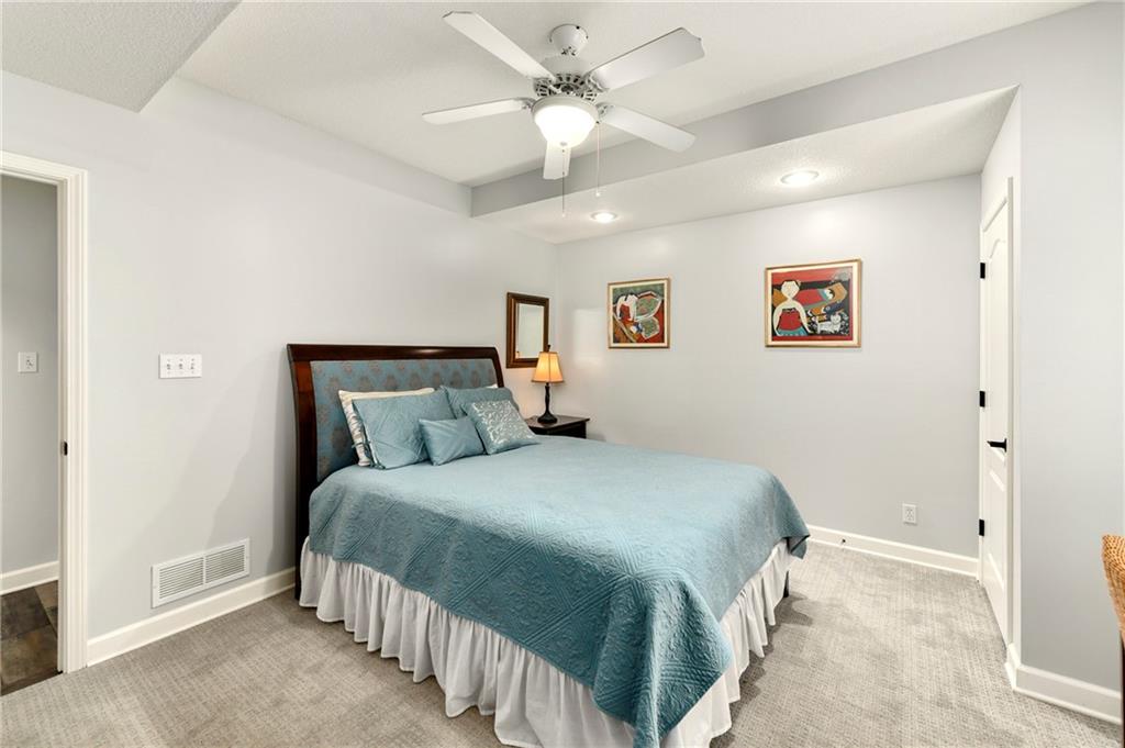1952 Kensington Drive Property Photo 26