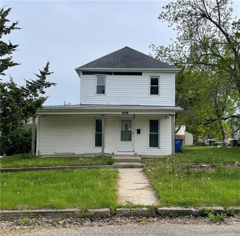 206 E Grand Street Property Photo